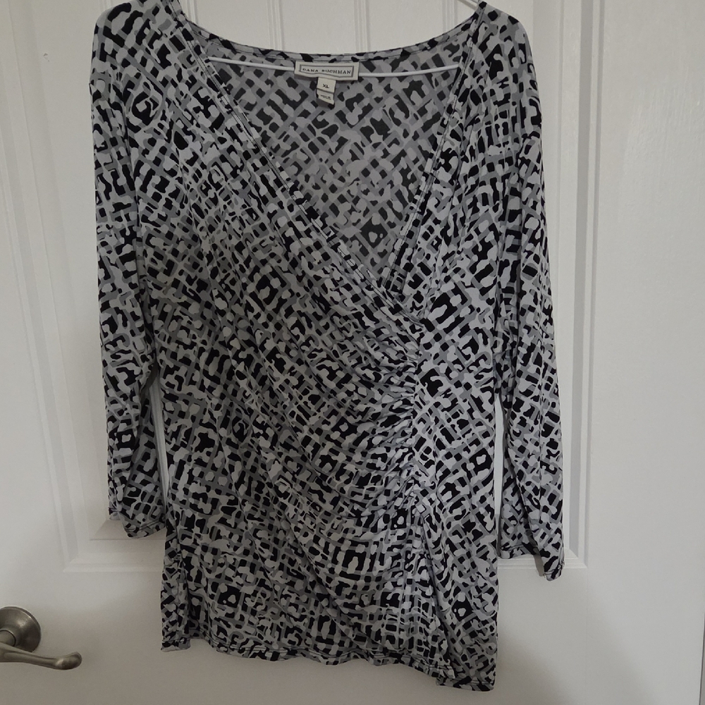Dana Buchman Black and White Patterned Blouse